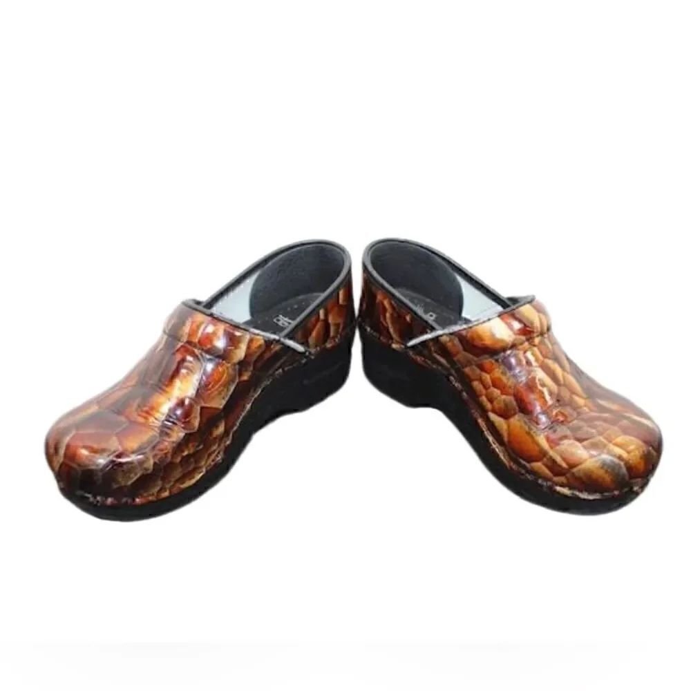Dansko Clogs Sz 35/5 